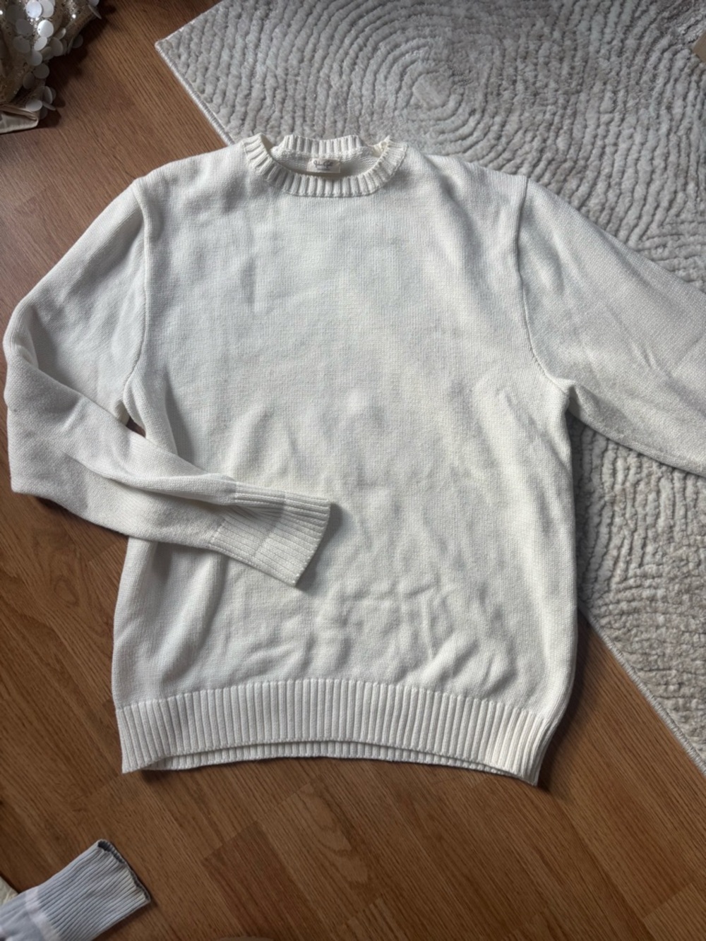 Brandy Melville Cream Crewneck Sweater